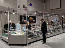 Load image into Gallery viewer, Transform your display by using lighting designed for trade shows